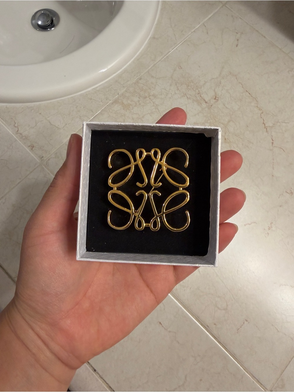 Loewe Gold Tone Decorative Women's Brooch - Elegant Swirl Design